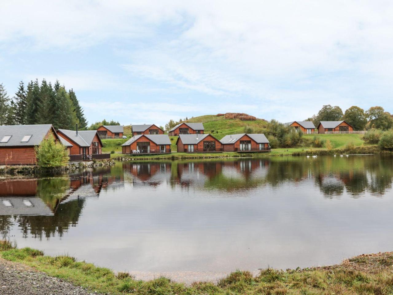 Burnside Lodge Lodge 1, Glengoulandie Аберфелди Экстерьер фото